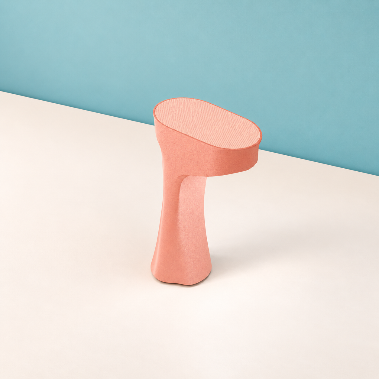 Peach sculptural lamp in polished daylight